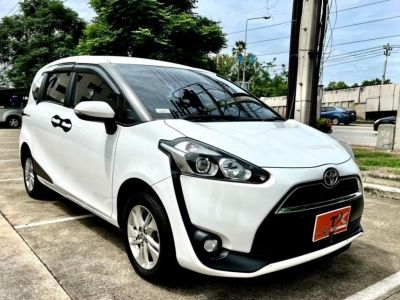 TOYOTA SIENTA 1.5G ปี 2017 ฟรีดาวน์ รถสวย รูปที่ 1