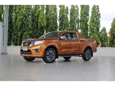 ปี 2017 NISSAN NAVARA NP300 KINGCAB 2.5 CALIBRE SPORTECH CC. สี ส้ม เกียร์ Manual รูปที่ 1