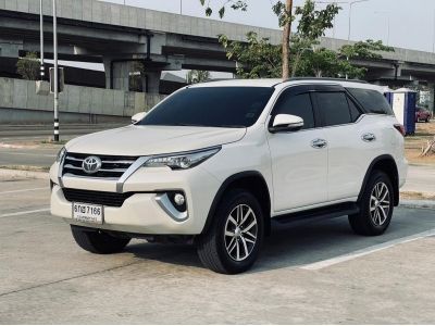 TOYOTA FORTUNER 2.8V 4WD TOP สี ขาวมุก ปี 2016 จดทะเบียนใช้งาน 2018 เกียร์ ออโต้ รูปที่ 1