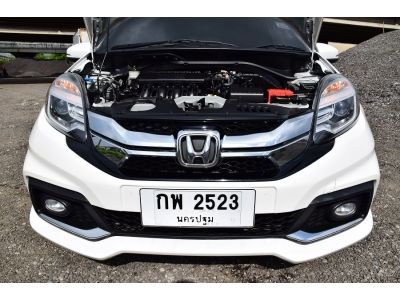 ฟรีดาวน์ /ออกรถแค่ 99 บาท / รถครอบครัว HONDA MOBILIO 1.5 RS ตัวท็อป /ปี15 เกียร์ออโต้ แอร์หน้าและแอร์ราวหลัง /เบาะหนังแท้ 3ตอน /พวงมาลัยมัลติ /จอ CD MP3 ABS AIRBAG กล้องถอยหลัง /กุญแจรีโมท /พร้อมเดินท รูปที่ 1