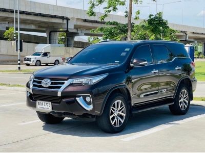 TOYOTA FORTUNER 2.8V 4WD TOP สี น้ำตาล ปี 2015 จดทะเบียนใช้งาน 2017 เกียร์ ออโต้ รูปที่ 1