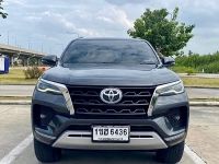 TOYOTA FORTUNER 2.4 V 2WD ปี 2021 ไมล์ 64,xxx Km. ผ่อน 17,xxx บาท รูปที่ 1