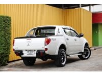 2011 Mitsubishi Triton Plus เครื่องยนต์ดีเซล2.5mt 4ประตู ตัวสูง สีขาวมุก รถสวย ผู้ใหญ่ใช้ หน้า-หลังเดิม สีเดิม ไม่เคยชน ตะเข็บเดิมทั้งคัน รูปที่ 1