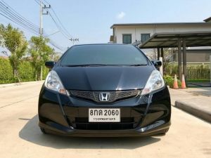 HONDA JAZZ 1.5 V  i-VTEC CVT ปลายปี 2011 จด 2012 เกียร์AUTO  สภาพนางฟ้า รูปที่ 2