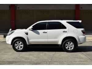 Toyota Fortuner 3.0 (ปี 2011) V SUV AT รูปที่ 2