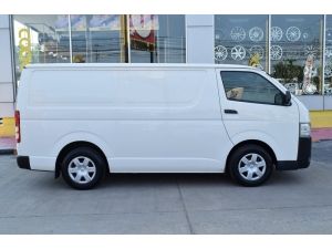 Toyota Hiace 3.0 ตัวเตี้ย (ปี 2015) D4D Van MT รูปที่ 2