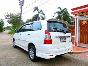 Toyota innova 2.0 v เบนซินรุ่น top ปี 2012 สีขาวรถสภาพสวยมือเดียวออกห้างป้ายแดงไม่เคยมีอุบัติเหตุไม่เคยจมน้ำเบาะ 3 แถวรถครอบครัวพร้อมใช้ รูปที่ 2