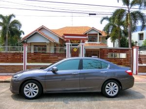 Honda accord 2.0 e l เนวิเกเตอร์ปี 2013มือเดียวออกห้างป้ายแดงเข้าศูนย์ฮอนด้าตลอดค่ะสภาพสวยพร้อมใช้ รูปที่ 2