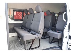 Toyota Hiace 3.0 COMMUTER (ปี2018) D4D Van AT รูปที่ 2