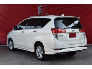 TOYOTA INNOVA 2.8 V CRYSTA รูปที่ 2