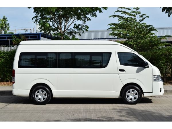 Toyota Hiace 3.0 COMMUTER ( ปี 2015 ) D4D Van MT รูปที่ 2