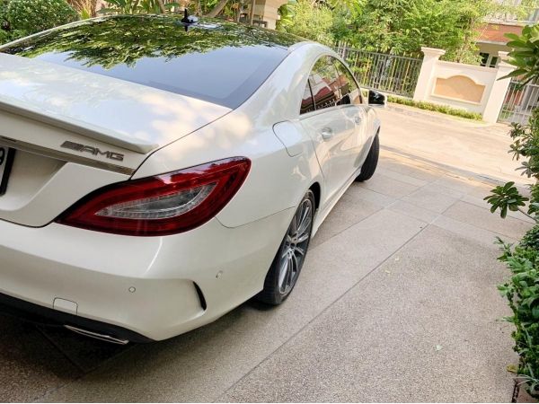 Cls 250 AMG Facelift ปี 2015  สีขาว เบาะส้ม เลขไมล์ 91,000 ครับ ประกันชั้น 1 ถึง พย 63 ติดฟิล์มใสกันรอยทั้งคัน กล้องบันทึกเหตุการณ์แบบ bluetooth ดูผ่านมือถือ รถสวยมาก เจ้าของขายเองครับ รูปที่ 2