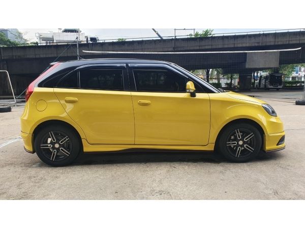 MG 3  1.5 V  SUNROOF  ปี2016 รูปที่ 2