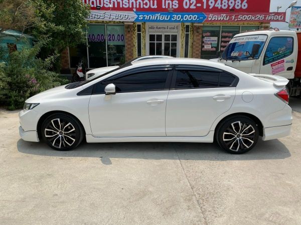 ขายรถบ้าน​ Honda Civic 1.8E​ AT 2012  สีขาว(สภาพนางฟ้า)​ รูปที่ 2