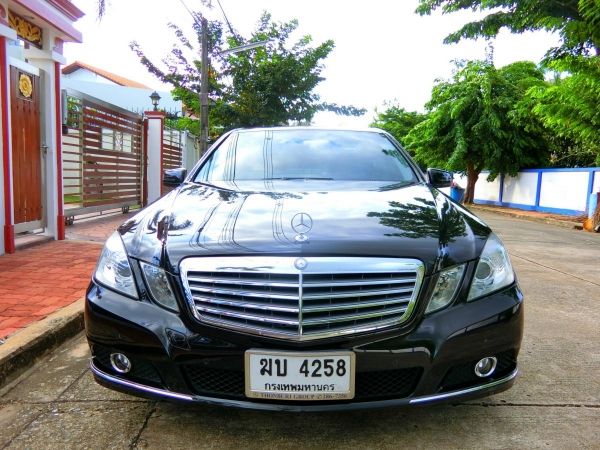 BENZ E200 CGI ELEGANCE ( W212) ปี2012 รถสวยมือเดียวจากป้ายแดง ไมล์ 6 หมื่นกิโลแท้ๆมีประวัติศูนย์มีบุ๊คเซอร์วิสครบเช็คได้ค่ะ รูปที่ 2