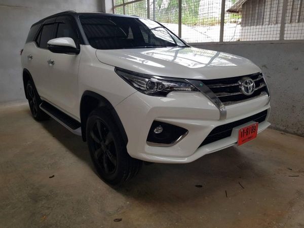 ขายรถยนต์ Toyota  Fortuner ปี 2018 อ.ปากช่อง รูปที่ 2