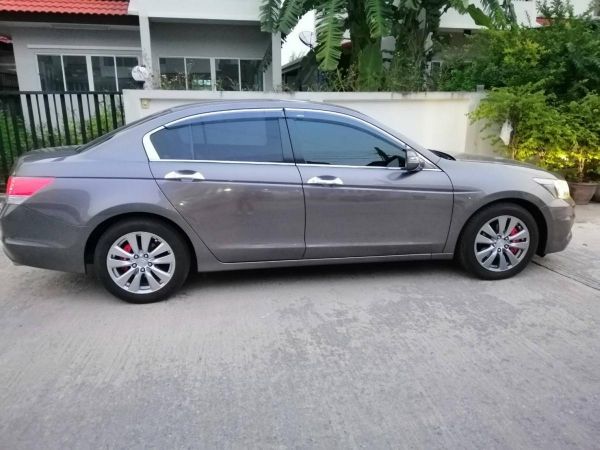 ขายรถบ้าน Honda Accord 2011/2.4สภาพดี รูปที่ 2