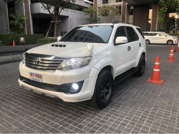 Toyota fortuner หน้า champ 3.0V ปี 2012 รุ่นฉลอง50ปี รูปที่ 2