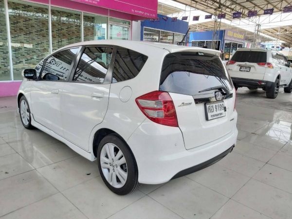 HONDA JAZZ 1.5 SV i VTEC ปี2008 รุ่นท็อป รถมือเดียวจากป้ายแดง ไม่เคยติดแก๊ส ไม่เคยมีอุบัติเหตุ สวยพร้อมใช้ค่ะ รูปที่ 2