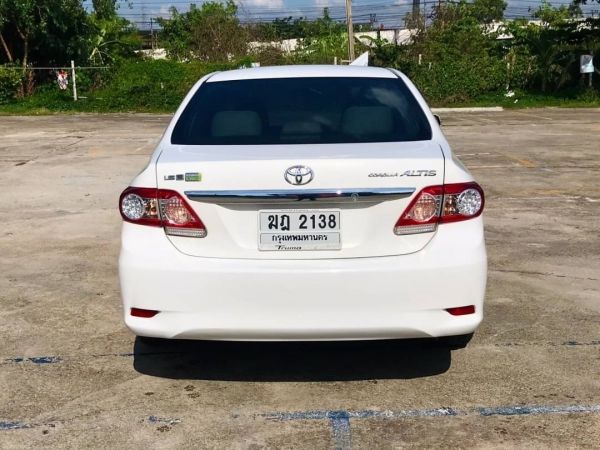 Toyota Altis 1.6E CNG Sedan AT 2011 รูปที่ 2