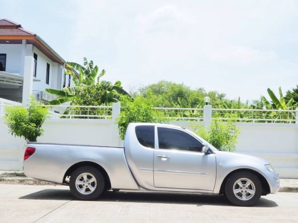 Mitsubishi Triton Cab 2.5 MT 2011จด12 รูปที่ 2