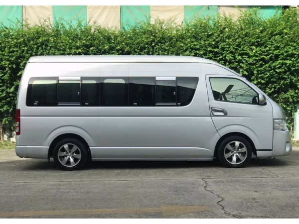 Toyota Commuter Hiace 2.5 D4D MT 2011 รูปที่ 2