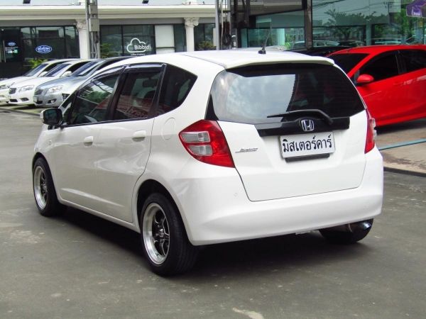 จัดไฟแนนซ์ได้เต็ม ฟรีดาวน์ แถมประกันภัย 2010 HONDA JAZZ 1.5 S รูปที่ 2