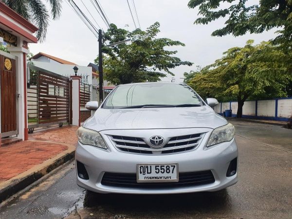 toyota corolla altis 1.6 e dual vvti ปี 2011 มือเดียวป้ายแดงออกห้างไม่เคยติดแก๊ส รูปที่ 2