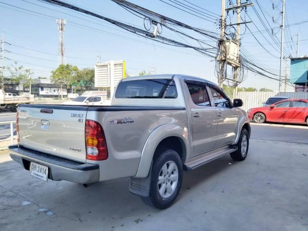 Toyota hilux vigo double cab prerunner 2.5 Eเกียร์ธรรมดาปี 2011 เครื่อง VN turbo   รถสภาพสวยมือเดียวออกห้างป้ายแดง ไม่มีชนไม่เคยจมน้ำ น็อตไม่เคยขยับ สวยเดิม รูปที่ 2