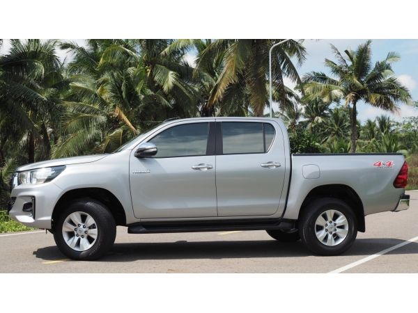 TOYOTA HILUX REVO DOUBLE CAB 2.4 E PLUS 4WD ROCCO ปี 2015 สีบรอนซ์เงิน รูปที่ 2