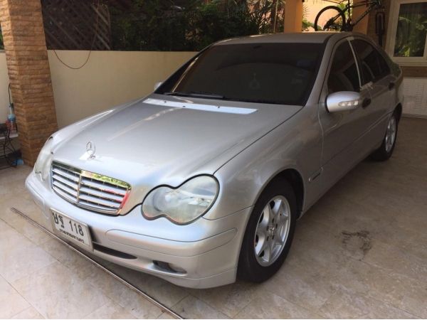 Benz C-class w203 c180 auto ปี2003 เครื่องฝาดำ เบนซิน เบาะหนังแท้ พวงมาลัยมัลติฟังชั่น ไฟฟ้ารอบคัน ไม่เคยติดแก๊ส รูปที่ 2