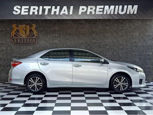 TOYOTA COROLLA ALTIS 1.8 E ปี 2016 สีบรอนซ์เงิน รูปที่ 2