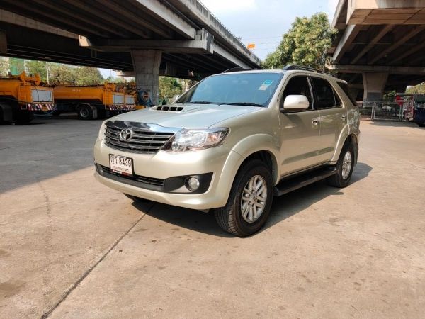 2011 Fortuner 3.0V Auto รูปที่ 2