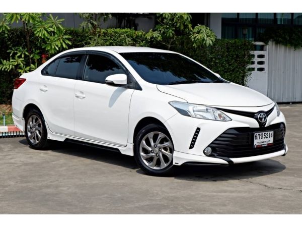 TOYOTA YARIS รูปที่ 2