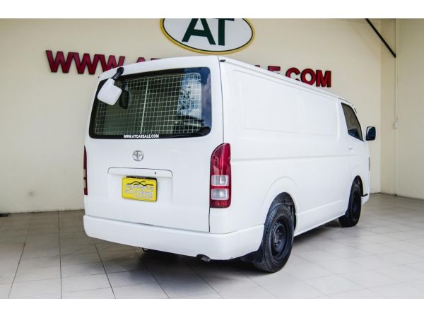 C4208 2014 Toyota Hiace 3.0 D4D Van รูปที่ 2