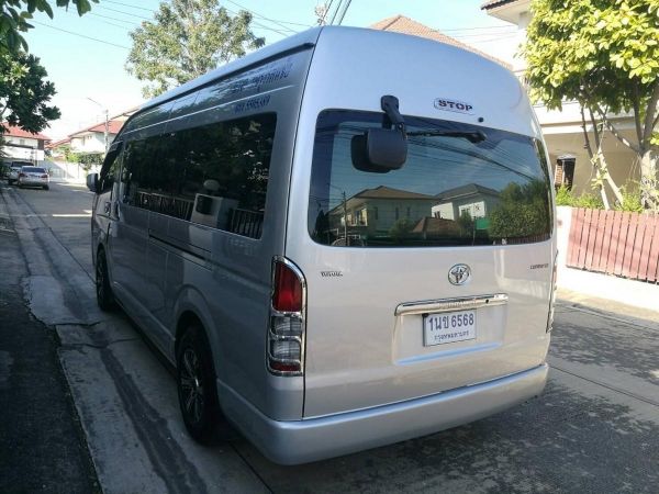 toyota commuter รูปที่ 2