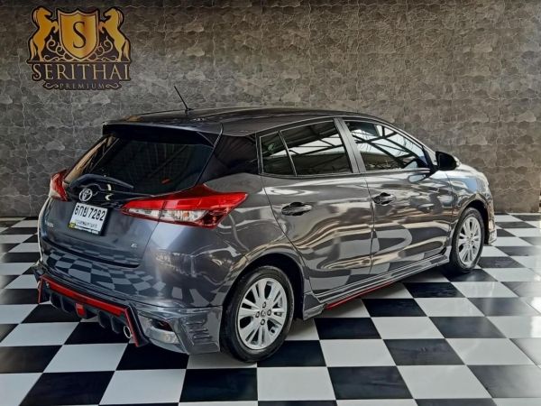 TOYOTA YARIS 1.2 E ปี 2017 สีเทาดำ รูปที่ 2