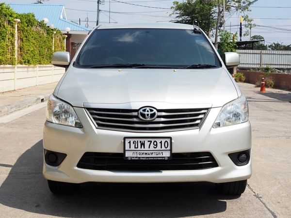 TOYOTA INNOVA 2.0 E (MNC) ปี 2011 จดปี 2012 เกียร์MANUAL สภาพนางฟ้า รูปที่ 2