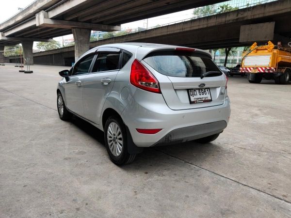 2011 Ford Fiesta 1.6 Trend AT รูปที่ 2