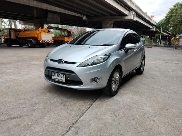 Ford Fiesta 1.6 Trend Hatchback Auto รูปที่ 2