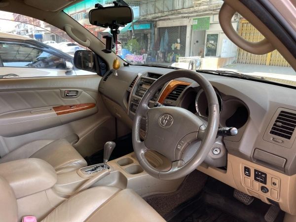 Toyota Fortuner Benzin 2.7 รูปที่ 2