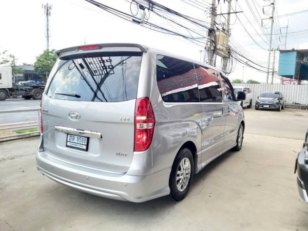 Hyundai H-1 2.5 รุ่น ELITE ปี2015 รถครอบครัว 11ที่นั่ง สภาพสวยเดิมไม่มีอุบัติเหตุนั่งได้สบายไปได้ทั้งบ้านค่ะ รูปที่ 2