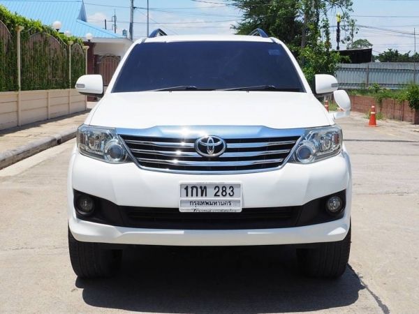 TOYOTA FORTUNER 2.7 V 2WD CHAMP  เกียร์AUTO สีขาว(นิยม) สภาพนางฟ้า รูปที่ 2