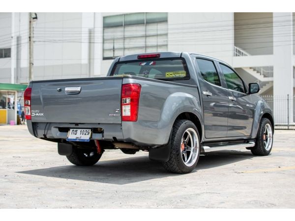 Isuzu D-Max 2.5 Hi-Lander Z Prestige Ddi VGS Turbo 2013รกระบะ จัดทรงอย่างสวย ฟรีแม็กเวลล์ ท่อเลส โช็คอัพเกรด รูปที่ 2