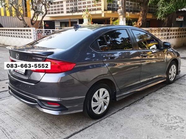 รถบ้านแท้ๆ มือเดียวป้ายแดง วิ่งน้อย Honda City 1.5S AT 2018 (สีเทาภายในดำ)    ขายเพียง 449,000 บาท  ( จ่ายสดราคาพิเศษ / จัดไฟแนนซ์ได้ )  วิ่งน้อย 52,xxx km  อปก ครบ กุญแจรีโมท 2 ดอก   รับประกันตัวถังไ รูปที่ 2