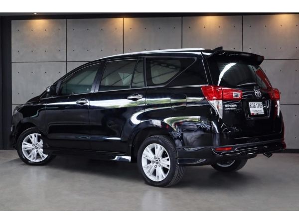 2018 Toyota Innova 2.8 Crysta V Wagon AT (ปี 16-20)  B1785 รูปที่ 2