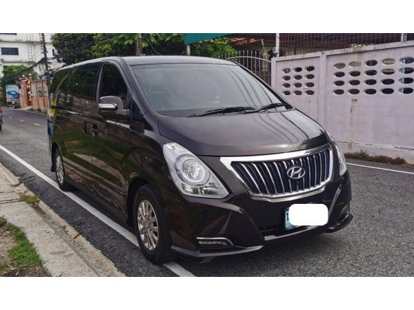 เจ้าของขายเอง​ ไมล์30,000​ โล​ HYUNDAI​ H1 DELUXE 2.5 NAVI ประตูไฟฟ้า 2018 รูปที่ 2