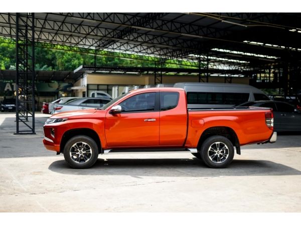 2019 Mitsubishi Triton 2.4 MEGA CAB  GLS Plus Pickup รูปที่ 2