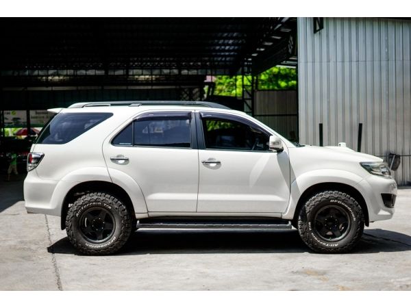 2012 Toyota Fortuner 3.0  V 4WD SUV รูปที่ 2