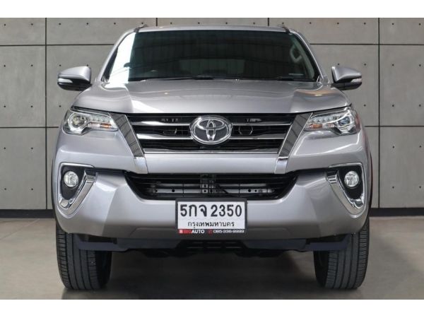 2016 Toyota Fortuner 2.8 V SUV AT (ปี 15-18) B2350 รูปที่ 2